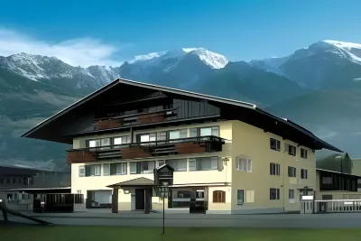 Sporthotel Schönau am Königssee Отели рядом с достопримечательностью «Bayerische Seenschifffahrt am Koenigssee»