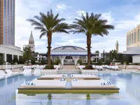 The Venetian® Resort Las Vegas - Pools