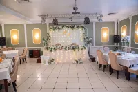 Saratovskaya Hotel - parking