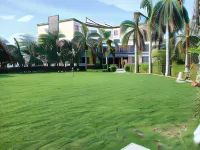 Chinmay Hotel & Resort Hotels in Ahmamau