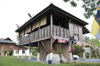 Kejora Homestay Hoteles cerca de Masjid Al Masyhoor Padang Siding