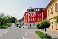Hotel Ostrov Garni - Parkplatz