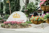 Song Hong Hotel Hotels in Tích Sơn