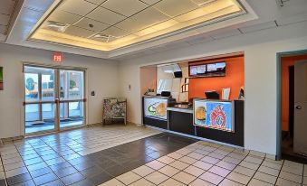 Motel 6 Tewksbury, MA - Boston