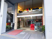 Aparthotel Atenea Calabria Hotels near Sants-Montjuïc
