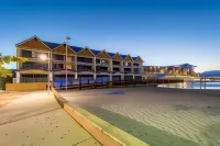Dolphin Quay Apartments Hotels in Mandurah