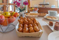 Brit Hotel Confort Castres - sarapan