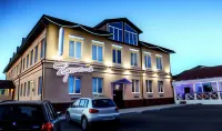 Пушкинъ Отели рядом с достопримечательностью «Церковь Успенья Богородицы с Пароменья»