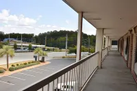 Rodeway Inn Harbison Area Hotels in Seven Oaks
