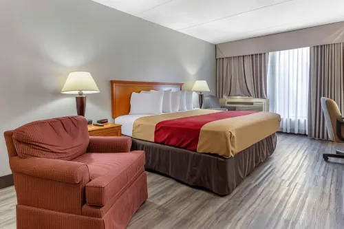 Econo Lodge & Suites Southern Pines Hotels in Taylortown