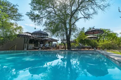 Safari Moon Luxury Bush Lodge