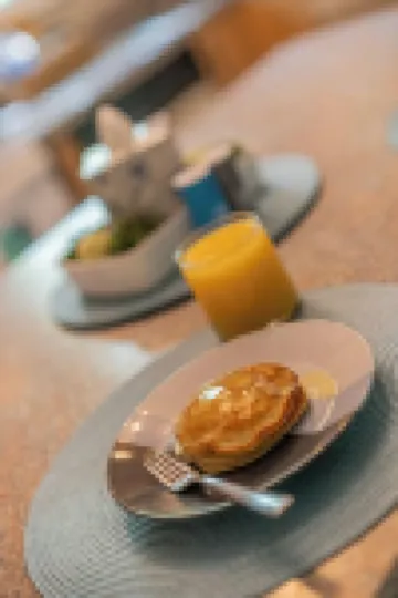 Semi-Secluded Lodge Style: King Bed, Garage, Laundry, WiFi