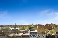 Spacious, Modern Luxury 2 bed, 2 bath w/ Spectacular Rooftop!