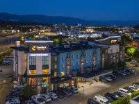 Comfort Suites Hotels near Kelowna International Airport
