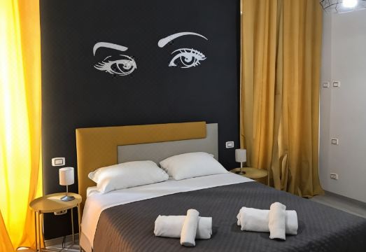 3. 센세이션 하우스..