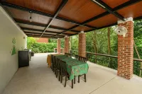 The HIJAU Camp & Cabin Hotels in Teja