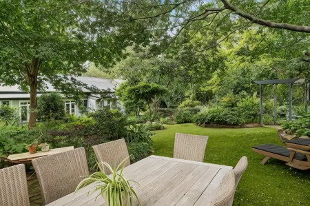 The Bundanoon Guest House Отели в г. Exeter