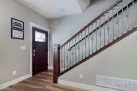 Pristine Townhome Near Sand Dunes with Ample Street Parking