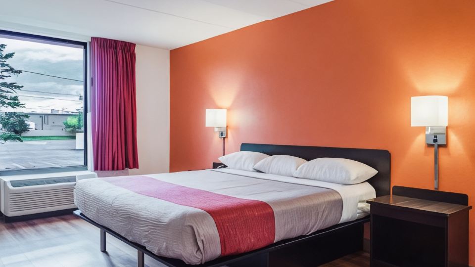 Motel 6 Brockton, MA