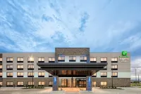 Holiday Inn Express & Suites East Peoria - Riverfront Các khách sạn gần Bradley University