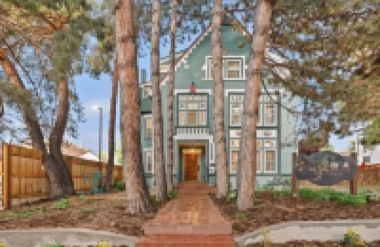 Flora House Denver Hotels near Denver Museum of Nature & Science