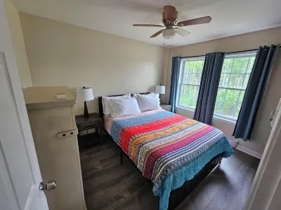 Acadia Villas!  7A Hunter's Way:  A Private Neighborhood in the Woods. Отели рядом с достопримечательностью «Wild Acadia Camping Resort»