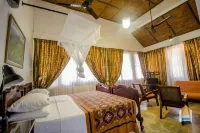 Serenity Lake Front Villa Các khách sạn ở Piliyandala