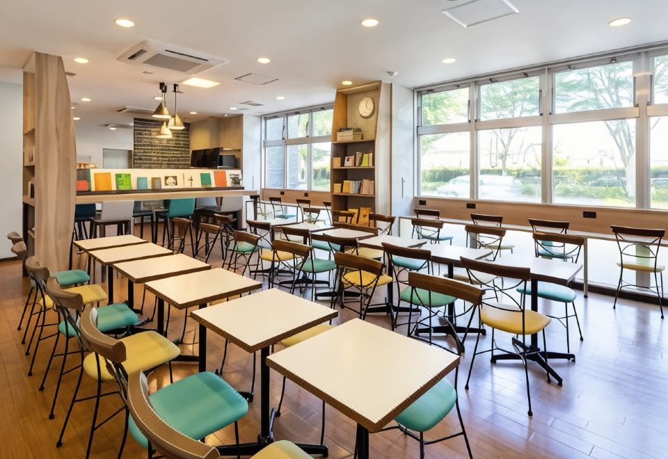 컴포트 호텔 고리야마의 깨끗한 객실 모습