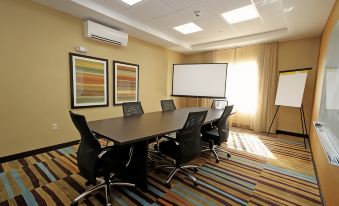 Fairfield Inn & Suites London