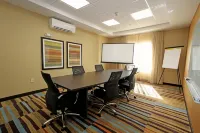 Fairfield Inn & Suites London
