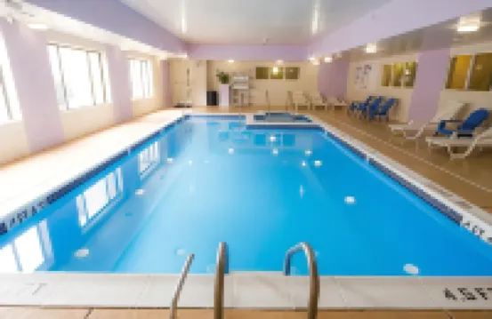 Howard Johnson by Wyndham Allentown/Dorney Hotel & Suites