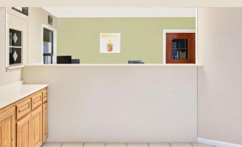 Super 8 by Wyndham Laurel