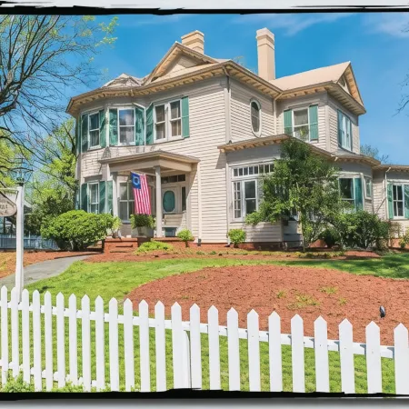 Charles Bass House Bed & Breakfast