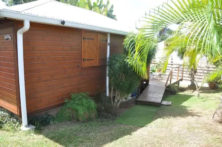 KAZ A DINE Gites de Camago, PRIVATE SWIMMING POOL, 2 min from the beach, cistern