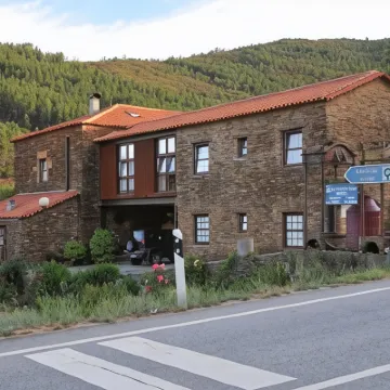 Casa Lagar Da Alagoa Hotels near Belmonte Castle