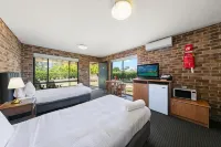 Potters Apartments
