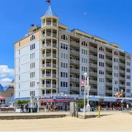 Belmont Towers 409 HUGE BALCONY, Boardwalk, Pool, Gym, Sauna, Ocean & Bay Views!