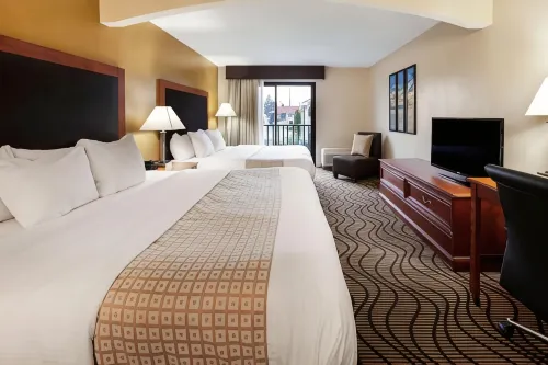 La Quinta Inn by Wyndham Sandusky Near Cedar Point