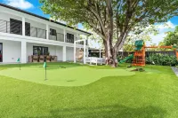 Miami World Mansion/ Waterfront Deck/ GameRoom/ 9Bedrooms/ Work Area/ Playground Hotels in Tamiami