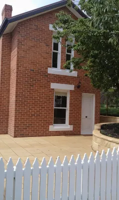 Annies Garden Cottage Hotels in South Hobart