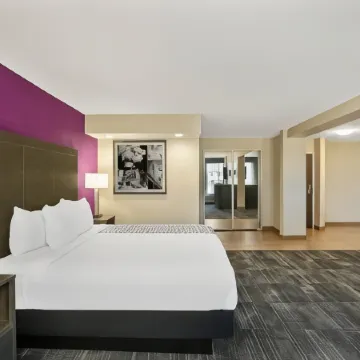 La Quinta Inn & Suites by Wyndham Columbus MS