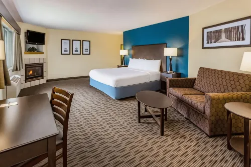AmericInn by Wyndham Hotel and Suites Long Lake - Parking