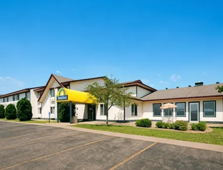 Days Inn by Wyndham Hinckley