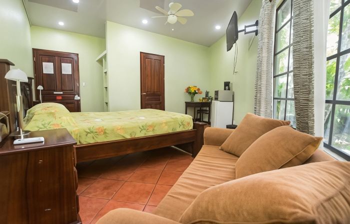 Oceanfront Hotel Verde Mar Direct Access to the Beach