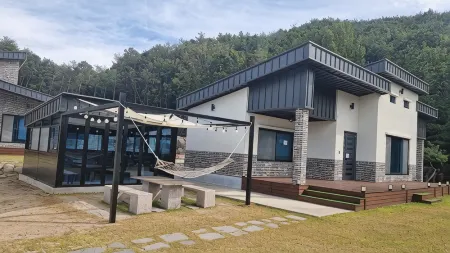 Mungyeong Yongyeon Village B Отели рядом с достопримечательностью «Mungyeong Saejae»