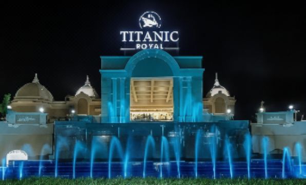 Titanic Royal-Families and Couples Only
