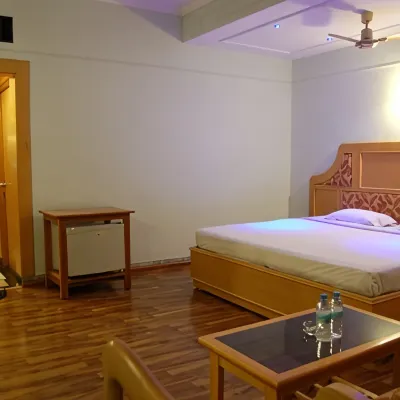 Hotel Park Plaza Hotels near Madurai Junction