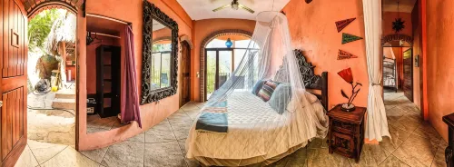 Lux in Yelapa, Infinity Pool, Huge Views, AC, Accommodates 8 to 10