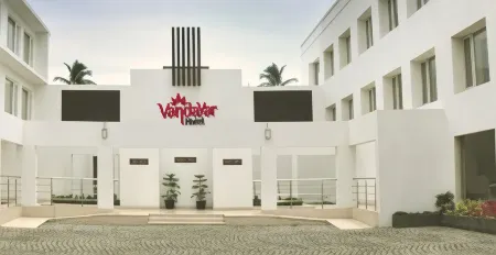 Vandayar Hotel Отели в г. Куддалор