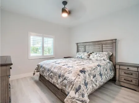 New 3b-2Bath Home with Big Private Heated Pool and Hot Tub, Steps to the Beach. Отели рядом с достопримечательностью «Pink Shell Beach Resort & Marina»